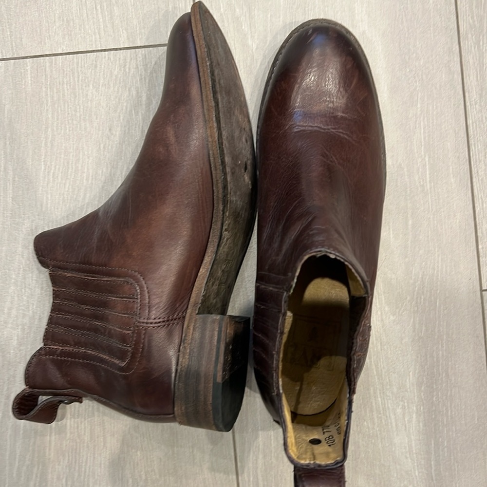 Frye brown Chelsea boots, sz 10